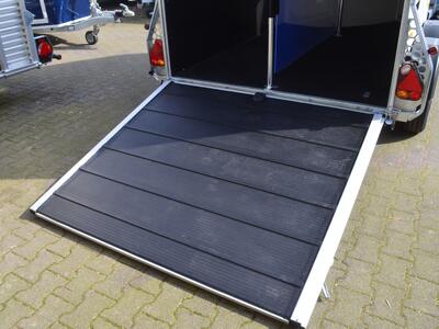 Cheval Liberte Gold Origins Eisengrau-16