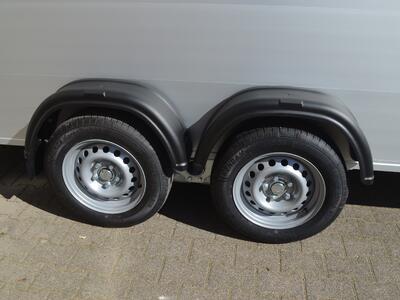 Debon Kofferanhänger 2600 Kg 3760x1810x2010 mm Roadster C700 Eisengrau