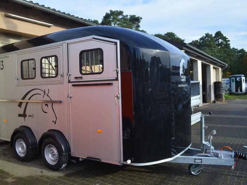 Cheval Liberte Maxi III Schwarz Schrägsteher