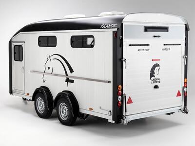 Cheval Liberté Islandic Schwarz