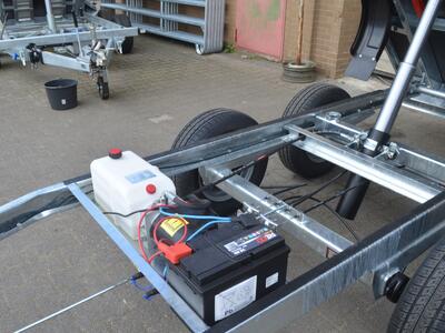 Debon PW1.2 E LUX Heckkipper