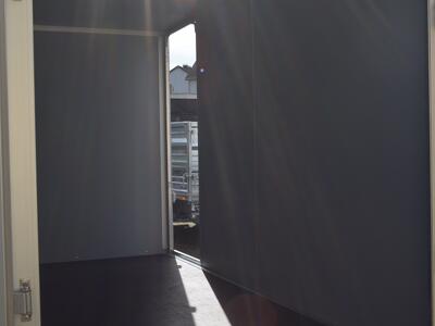 Saris Kofferanhänger 2700 Kg 3560x1690x2000 mm Seitentür
