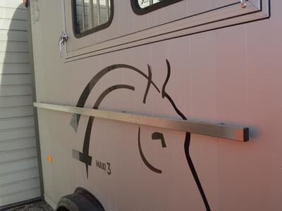 Cheval Liberte Maxi III Schwarz Schrägsteher