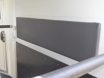 Cheval Liberte Gold Origins Eisengrau-17