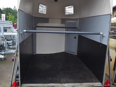 Mietanhänger 20 Pferdeanhänger 2000 Kg Stute u. Fohlen