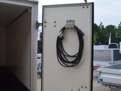 Mietanhänger 10 Kühlkoffer 2500 Kg 3000x1500x1800 mm