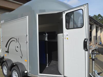 Cheval Liberte Gold Origins Eisengrau-8