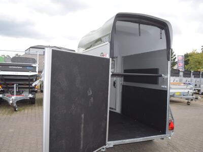 Cheval Liberte Gold one Origins Olivgrün