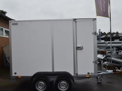 Saris Kofferanhänger 2000 Kg 3060x1540x2000 Seitentür