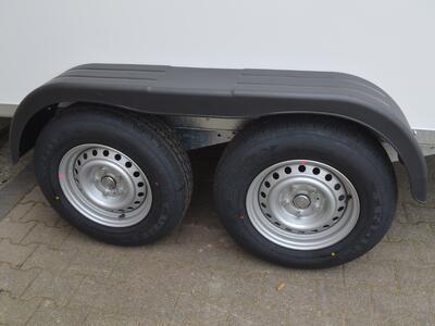 Saris Kofferanhänger 2700 Kg 3060x1540x1800 mm