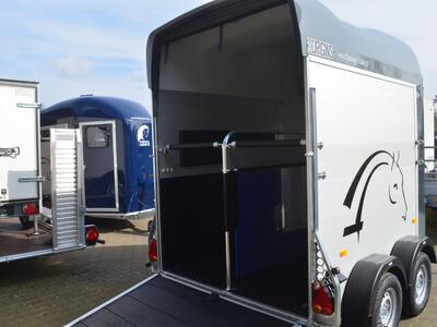 Cheval Liberte Gold Origins Eisengrau-13