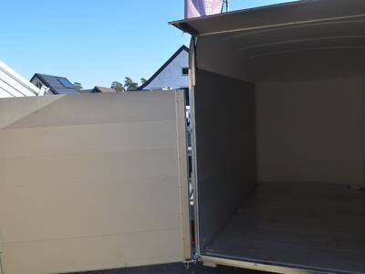 Debon Roadster C500 AL 2000 Kg 313x166x201 Schwarz Seitentür