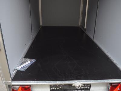 Saris Kofferanhänger 2000 Kg 3060x1540x2000 Seitentür