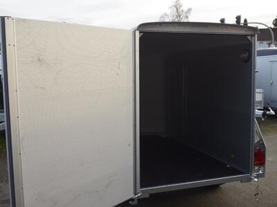 Debon C255 1300 Kg 2510x1250x1560 mm Alu Eisengrau Seitentür