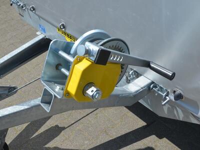 Humbaur Universal 3000 Aluboden und Plane mit Rollo hinten