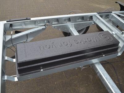 Saris Heckkipper 2700 Kg 3060x1840x900 mm E&H Pumpe Bordwandaufsatz geschlossen