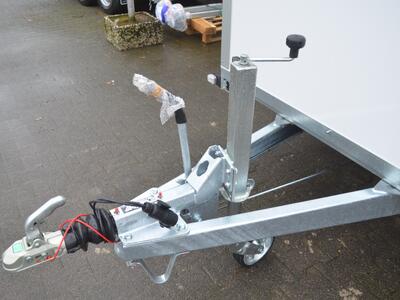 Saris Kofferanhänger 2000 Kg 3060x1540x2000 Seitentür